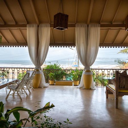 Fiesta Beach Resort Baga Bagian luar foto