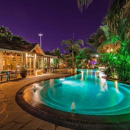 Fiesta Beach Resort Baga Bagian luar foto