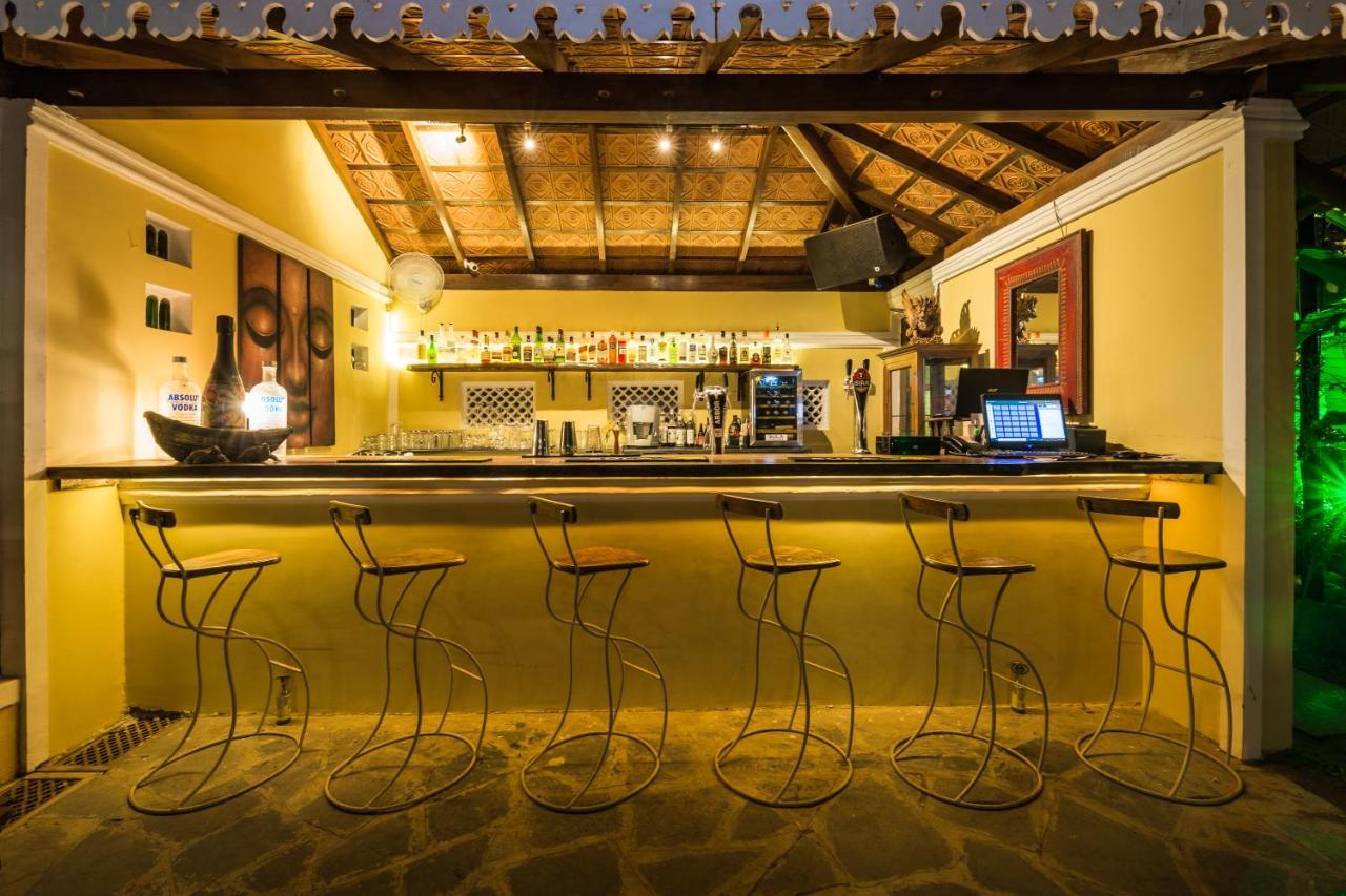 Fiesta Beach Resort Baga Bagian luar foto